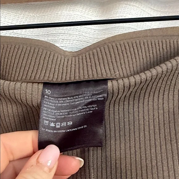 Lululemon Ribbed Softstream Two-Piece Cropped Tank & Shorts - Picture 3 of 5